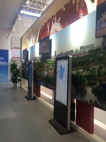 宿遷市建市20周年展覽館信息發(fā)布、觸摸設(shè)備均由米可提供1.jpg